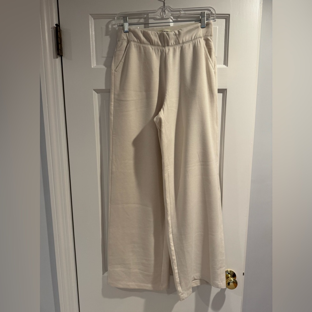 Women’s Cream Pants- Max Studio